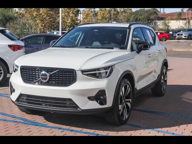 2024 Volvo XC40 Plus Dark Theme