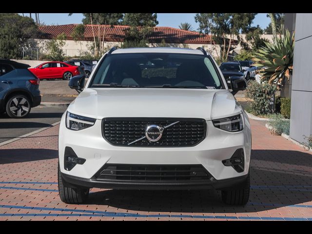 2024 Volvo XC40 Plus Dark Theme