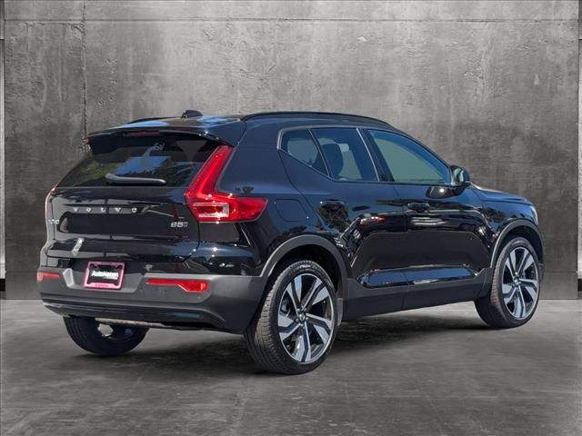 2024 Volvo XC40 Plus Dark Theme