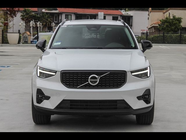 2024 Volvo XC40 Plus Dark Theme