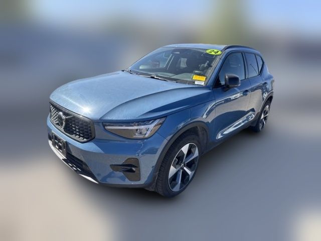 2024 Volvo XC40 Plus Dark Theme