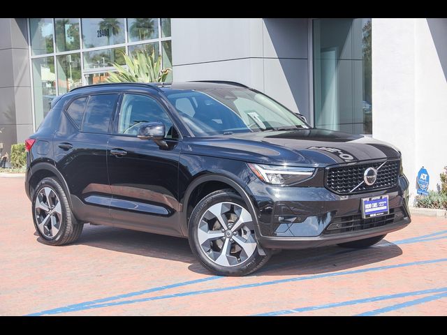 2024 Volvo XC40 Plus Dark Theme