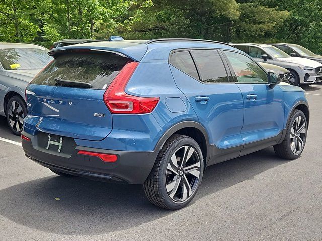 2024 Volvo XC40 Plus Dark Theme