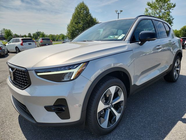 2024 Volvo XC40 Plus Dark Theme