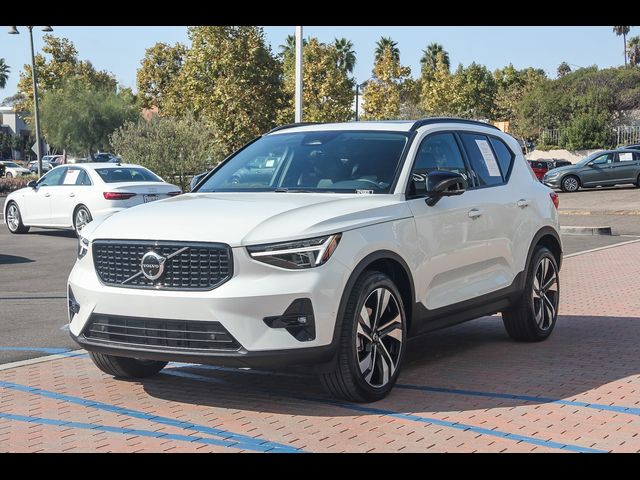 2024 Volvo XC40 Plus Dark Theme