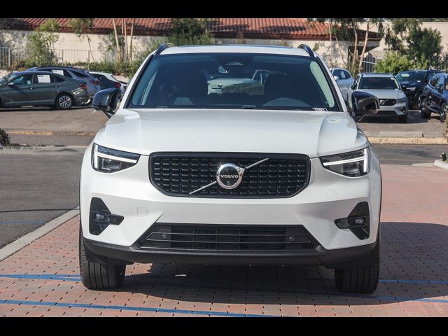 2024 Volvo XC40 Plus Dark Theme