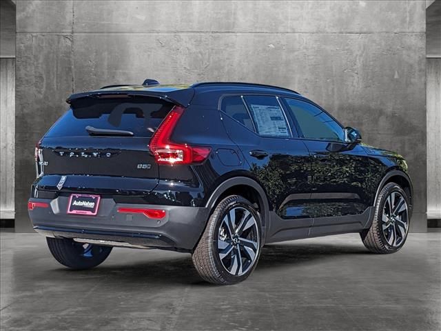 2024 Volvo XC40 Plus Dark Theme