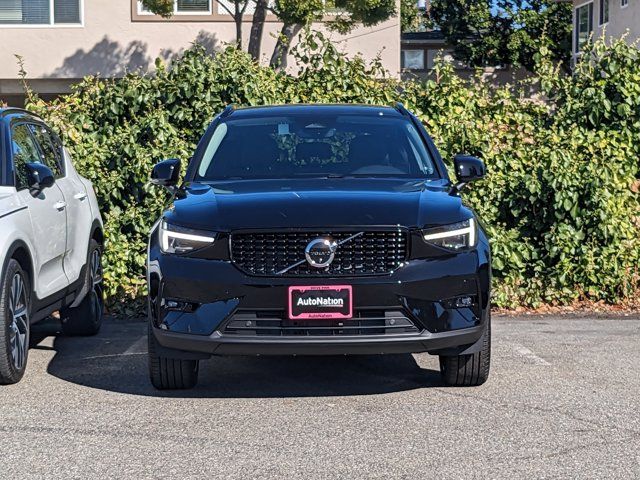 2024 Volvo XC40 Plus Dark Theme