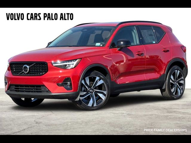 2024 Volvo XC40 Plus Dark Theme