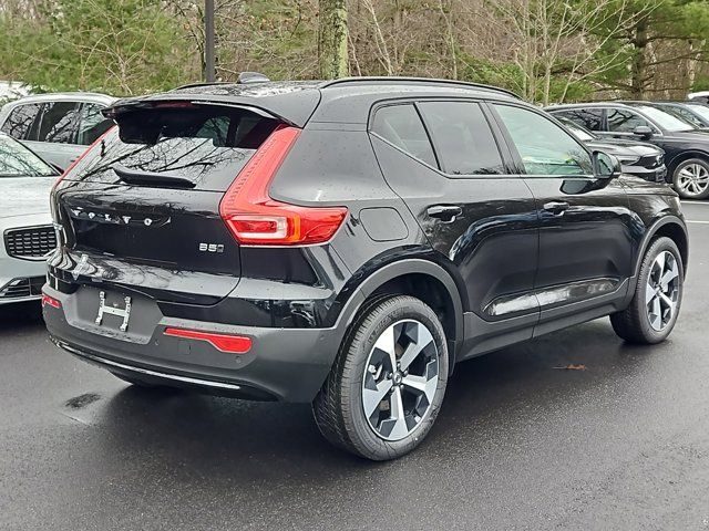 2024 Volvo XC40 Plus Dark Theme