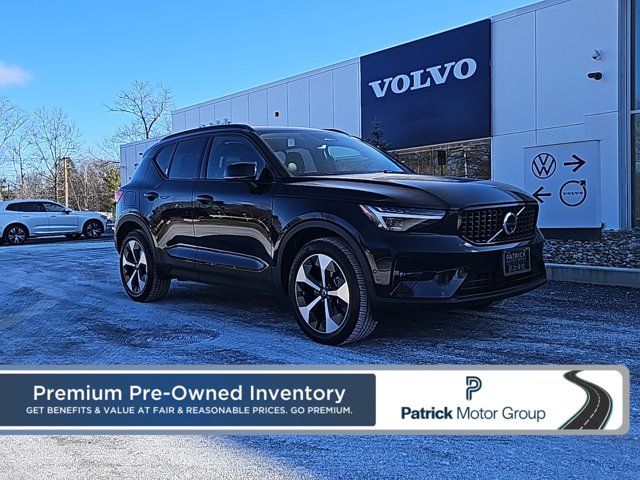 2024 Volvo XC40 Plus Dark Theme