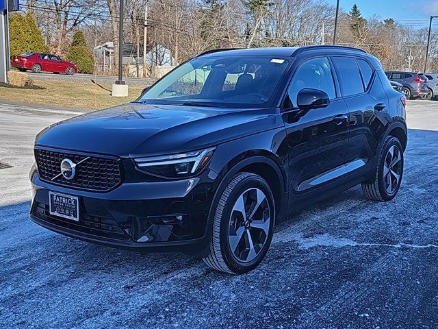 2024 Volvo XC40 Plus Dark Theme