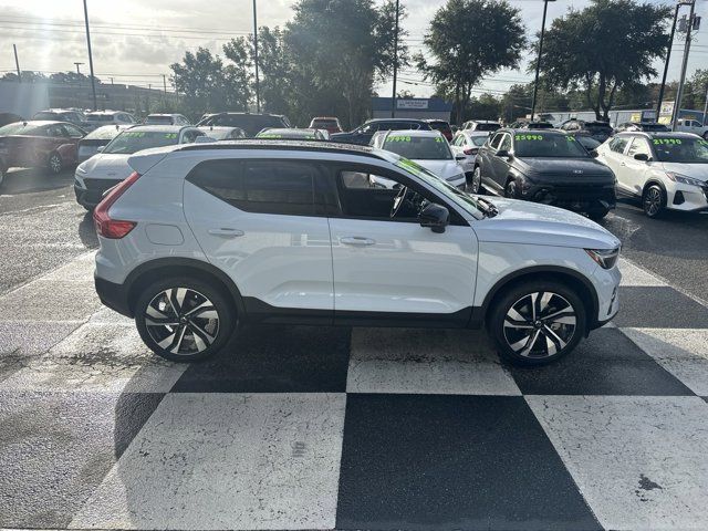 2024 Volvo XC40 Plus Dark Theme