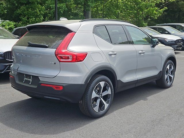 2024 Volvo XC40 Plus Dark Theme