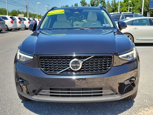 2024 Volvo XC40 Plus Dark Theme