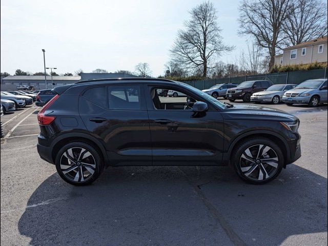 2024 Volvo XC40 Plus Dark Theme