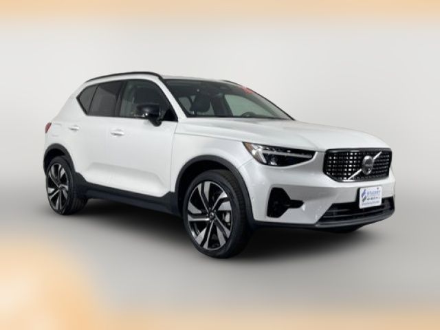 2024 Volvo XC40 Plus Dark Theme