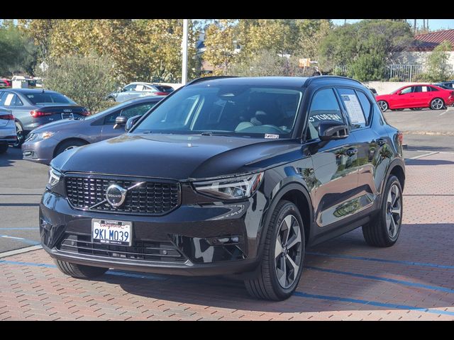 2024 Volvo XC40 Plus Dark Theme