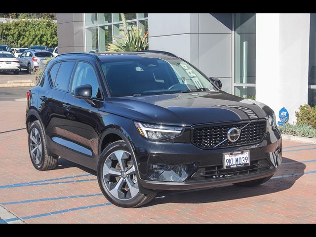 2024 Volvo XC40 Plus Dark Theme