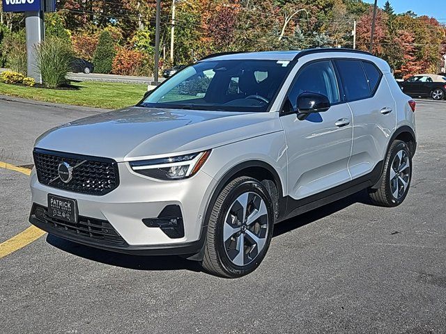 2024 Volvo XC40 Plus Dark Theme