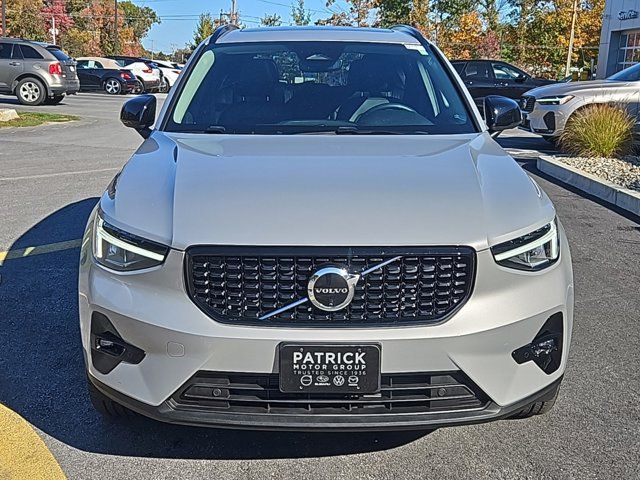 2024 Volvo XC40 Plus Dark Theme