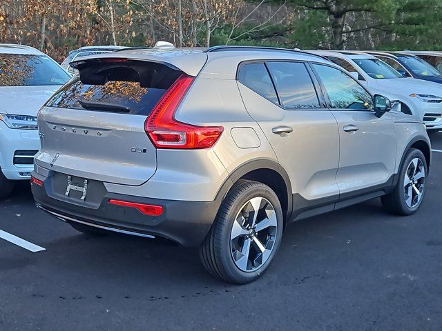 2024 Volvo XC40 Plus Dark Theme