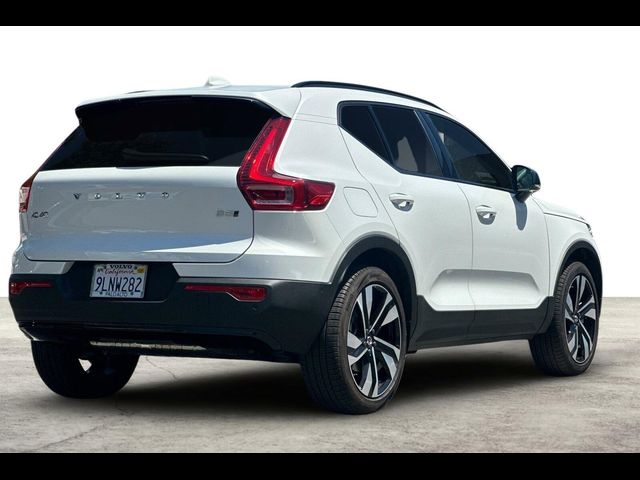 2024 Volvo XC40 Plus Dark Theme