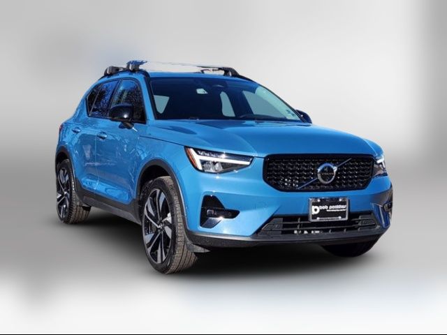 2024 Volvo XC40 Plus Dark Theme