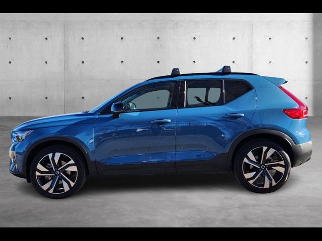 2024 Volvo XC40 Plus Dark Theme