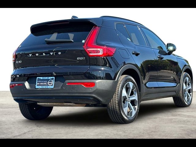 2024 Volvo XC40 Plus Dark Theme