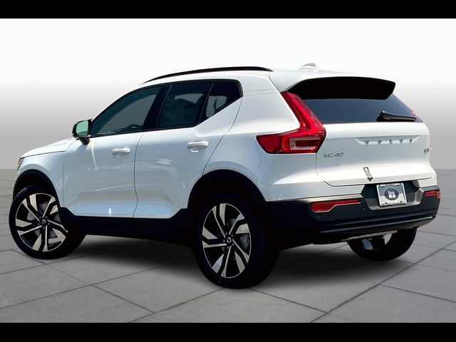 2024 Volvo XC40 Plus Dark Theme