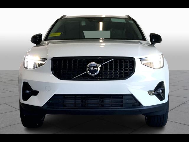 2024 Volvo XC40 Plus Dark Theme