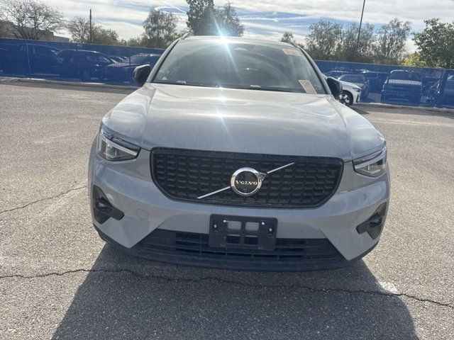 2024 Volvo XC40 Plus Dark Theme