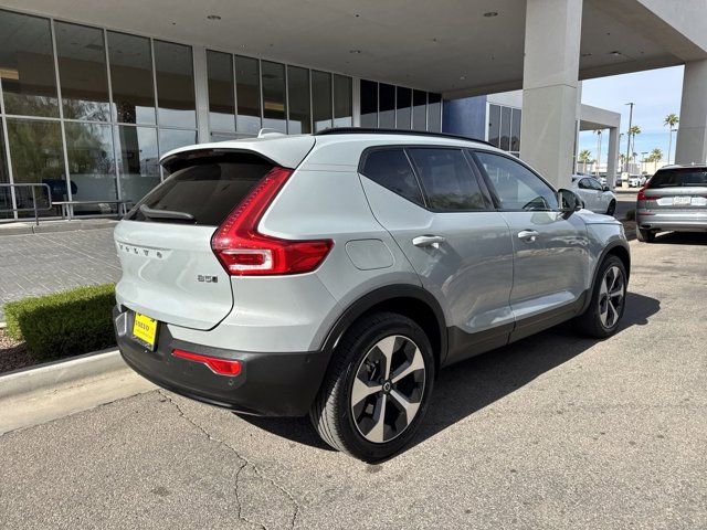 2024 Volvo XC40 Plus Dark Theme