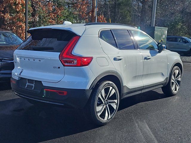 2024 Volvo XC40 Plus Dark Theme