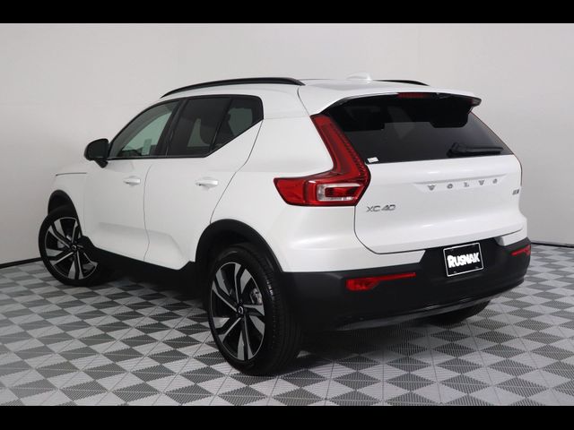 2024 Volvo XC40 Plus Dark Theme