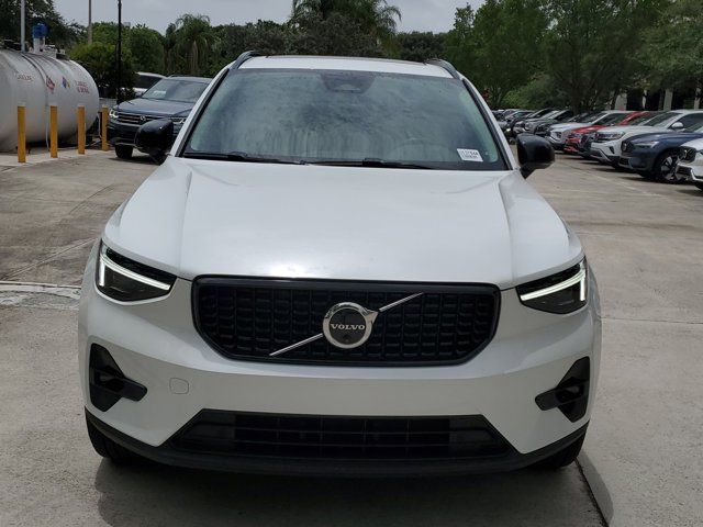 2024 Volvo XC40 Plus Dark Theme