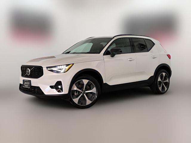 2024 Volvo XC40 Plus Dark Theme