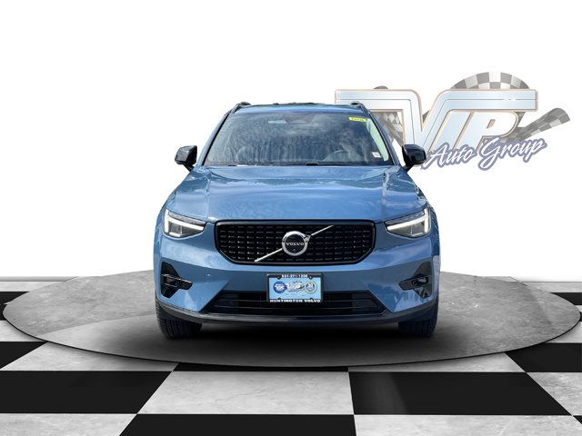 2024 Volvo XC40 Plus Dark Theme