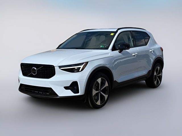 2024 Volvo XC40 Plus Dark Theme