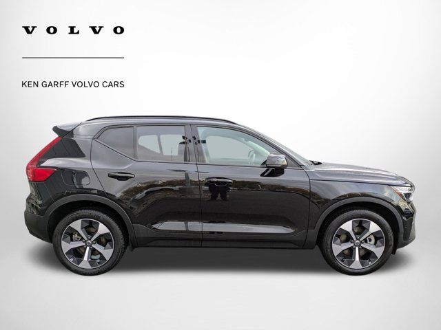 2024 Volvo XC40 Plus Dark Theme