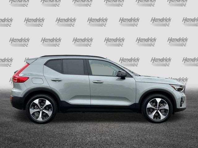 2024 Volvo XC40 Plus Dark Theme