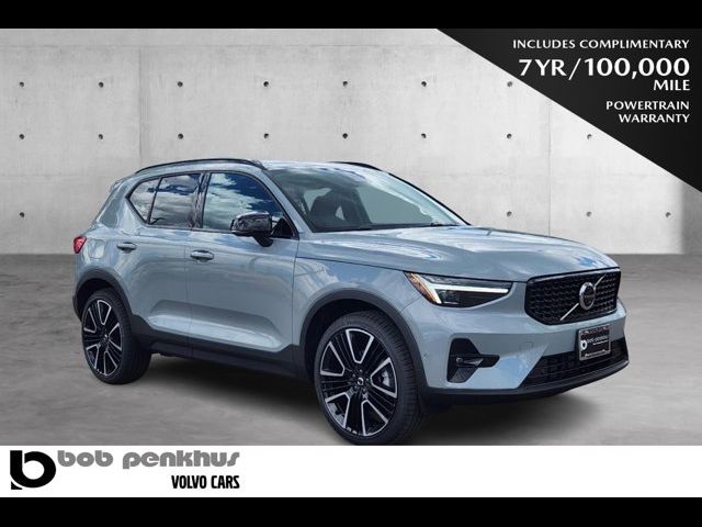 2024 Volvo XC40 Plus Dark Theme