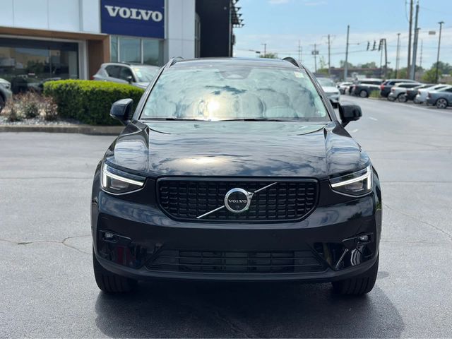 2024 Volvo XC40 Plus Dark Theme