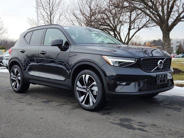 2024 Volvo XC40 Plus Dark Theme