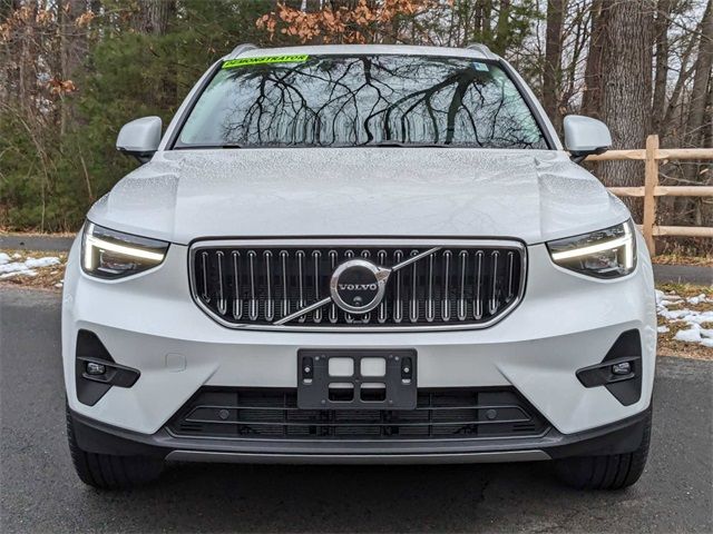 2024 Volvo XC40 Ultimate Bright Theme