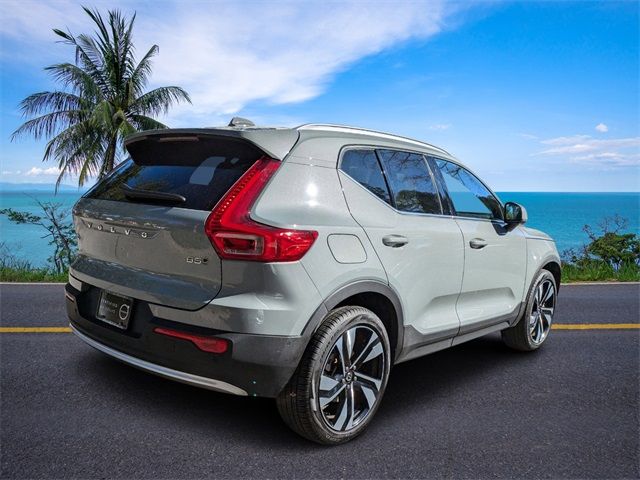 2024 Volvo XC40 Ultimate Bright Theme