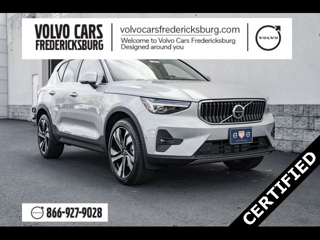 2024 Volvo XC40 Ultimate Bright Theme