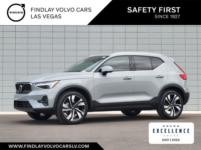 2024 Volvo XC40 Ultimate Bright Theme