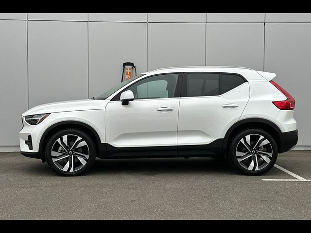 2024 Volvo XC40 Ultimate Bright Theme